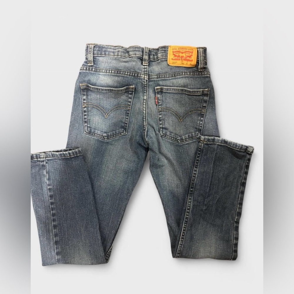 Size 25 Levi’s Medium Wash Blue 511 Skinny Jeans